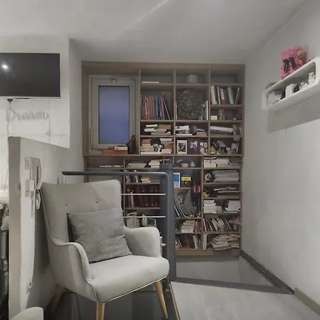 Apartment En Attique Proche Gare Halles