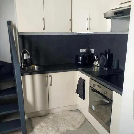 En Attique Proche Gare Halles アパート